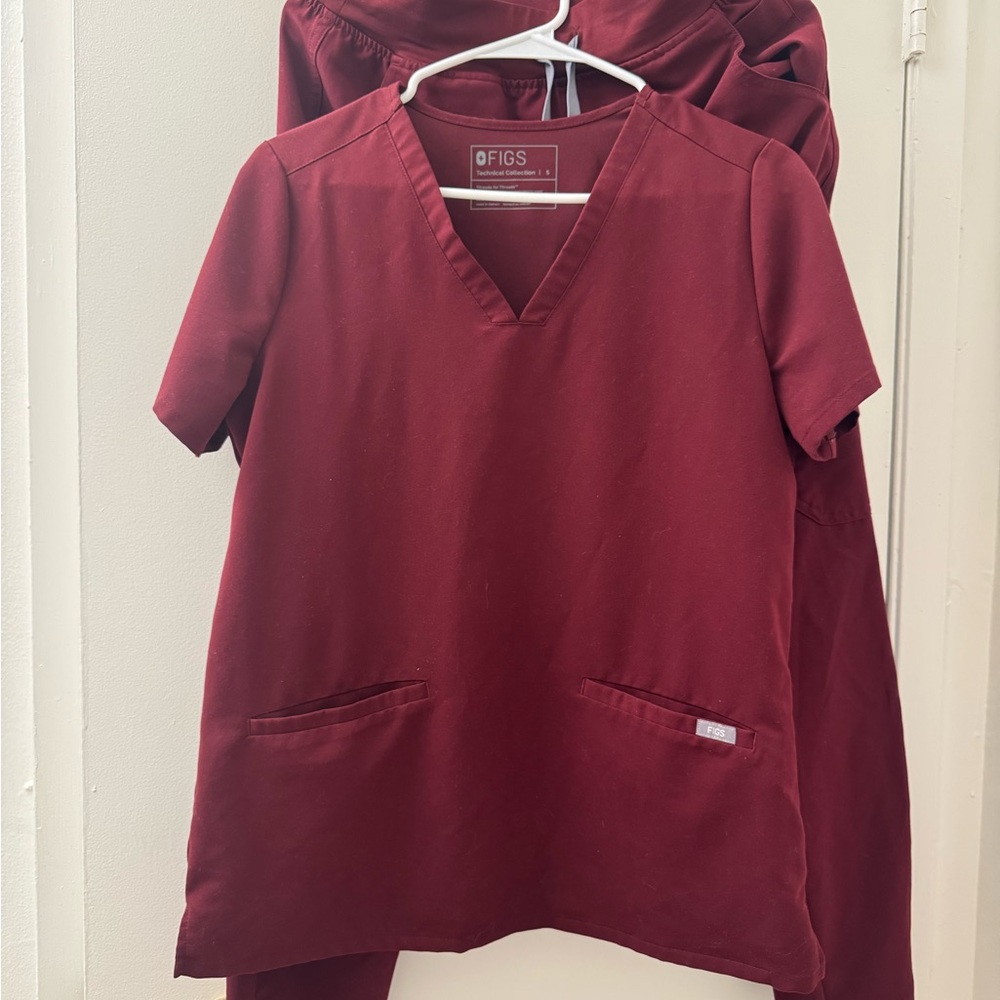 FIGS Scrub Set – Maroon / Burgundy – Size Small (Top + Bottom)